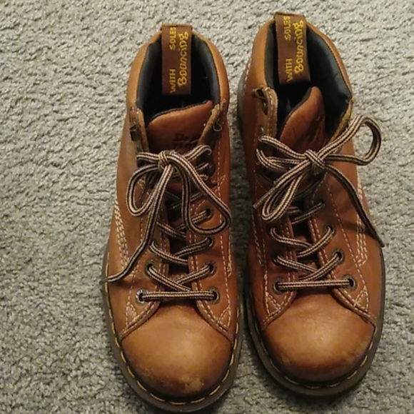 size 9 dr martens